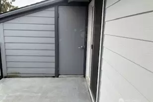 2617 NE 4th St, Renton, WA 98056 - Photo 5