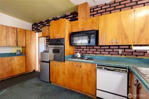 1730 N Narrows Dr, Tacoma, WA 98406 - Photo 9