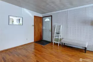 1730 N Narrows Dr, Tacoma, WA 98406 - Photo 5