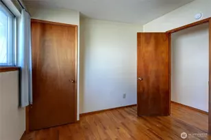 1730 N Narrows Dr, Tacoma, WA 98406 - Photo 15