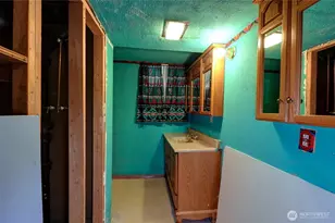 1730 N Narrows Dr, Tacoma, WA 98406 - Photo 27