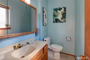 1730 N Narrows Dr, Tacoma, WA 98406 - Photo 21