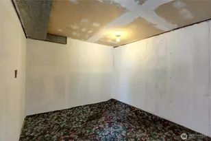 1730 N Narrows Dr, Tacoma, WA 98406 - Photo 29