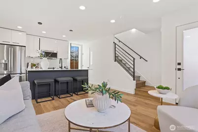 8757 Palatine Avenue N #B, Seattle, WA 98103 - Photo 9