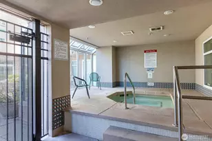 2000 Alaskan Wy, Seattle, WA 98121 - Photo 29