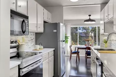 4545 Sand Point Way NE #304, Seattle, WA 98105 - Photo 5