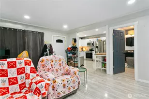 807 S 74th St, Tacoma, WA 98408 - Photo 7