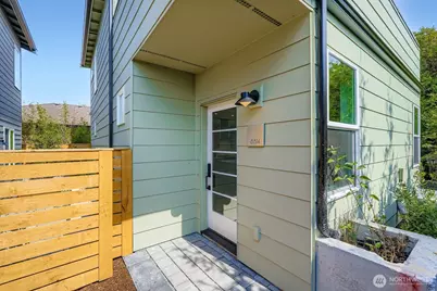 8814 41st Avenue SW, Seattle, WA 98136 - Photo 3