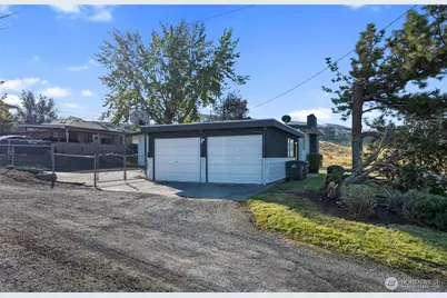 128 W Nelson Road, Moses Lake, WA 98837 - Photo 3