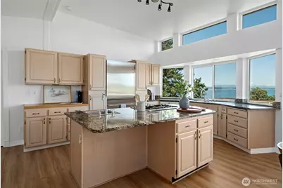 2176 Aurora Court, Oak Harbor, WA 98277 - Photo 5