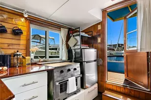 2450 Westlake Ave N, Seattle, WA 98109 - Photo 9