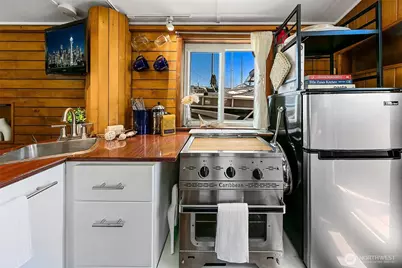 2450 Westlake Avenue N #A6, Seattle, WA 98109 - Photo 11