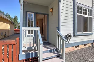 25123 Roberts Dr, Black Diamond, WA 98010 - Photo 3