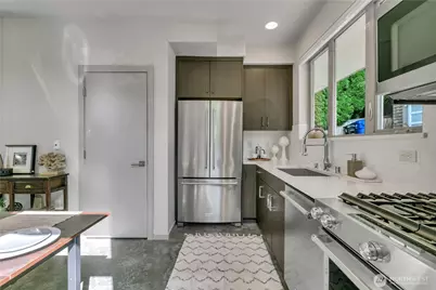 5008 Fauntleroy Way SW #B, Seattle, WA 98136 - Photo 9