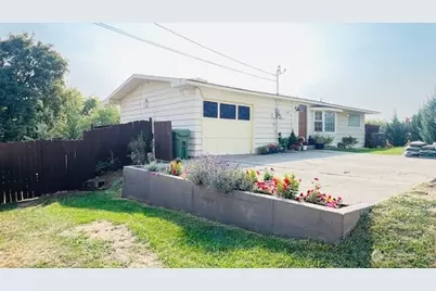 1162 3rd Avenue N, Okanogan, WA 98840 - Photo 1