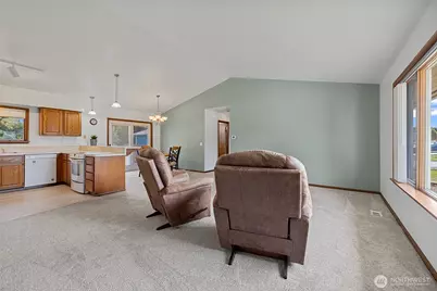 720 N 17th Street, Mount Vernon, WA 98273 - Photo 5