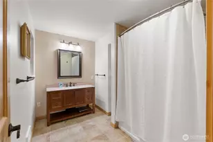 8007 Locust Ave E, Bonney Lake, WA 98391 - Photo 17