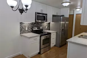 10501 8th Ave NE, Seattle, WA 98125 - Photo 3