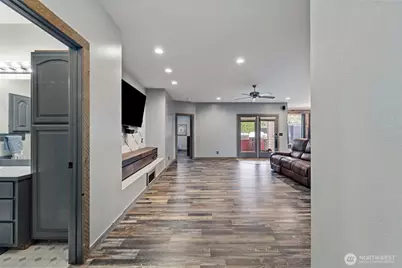 724 Sage Bay Drive, Moses Lake, WA 98837 - Photo 3