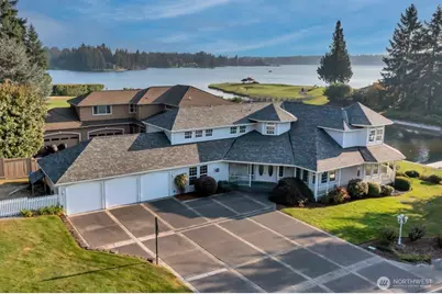 20204 Island Parkway E, Lake Tapps, WA 98391 - Photo 1