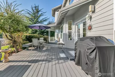 20204 Island Parkway E, Lake Tapps, WA 98391 - Photo 27