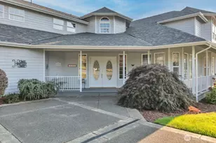 20204 Island Pkwy E, Lake Tapps, WA 98391 - Photo 3