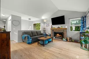 241 NE Watson Ct, Bremerton, WA 98311 - Photo 5