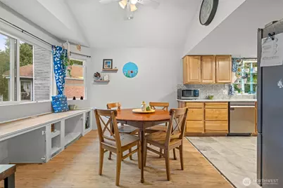 241 NE Watson Court, Bremerton, WA 98311 - Photo 9