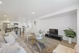 14322 Admiralty Way, Lynnwood, WA 98087 - Photo 3