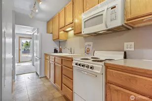 359 7th St SE, Puyallup, WA 98372 - Photo 9