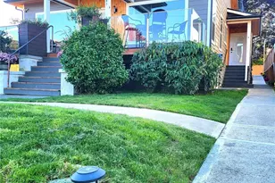 6707 Aurora Ave N, Seattle, WA 98103 - Photo 3