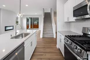 562 SW 97th St, Seattle, WA 98106 - Photo 15