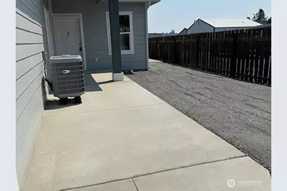 2719 W Peninsula Drive, Moses Lake, WA 98837 - Photo 3