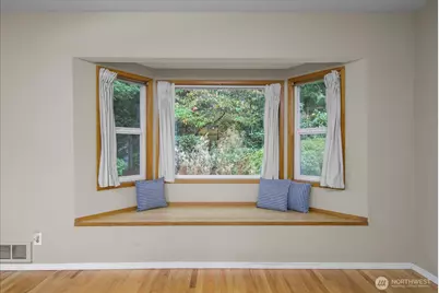 13028 Juanita Drive NE, Kirkland, WA 98034 - Photo 11