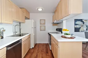 2104 Alki Ave SW, Seattle, WA 98116 - Photo 5