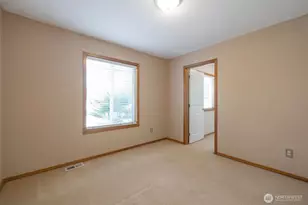 2530 10th St SW, Puyallup, WA 98373 - Photo 17