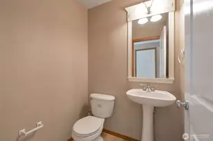 2530 10th St SW, Puyallup, WA 98373 - Photo 13