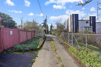 8640 Delridge Way SW, Seattle, WA 98106 - Photo 13