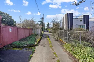 8640 Delridge Wy SW, Seattle, WA 98106 - Photo 13