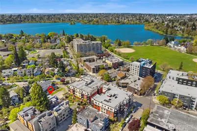 6546 D Latona Avenue NE, Seattle, WA 98115 - Photo 3