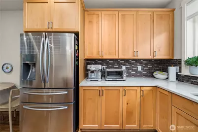 23000 NE 8th #E5, Sammamish, WA 98074 - Photo 9