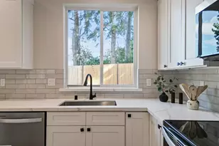 429 Legion Dr, Everett, WA 98201 - Photo 13