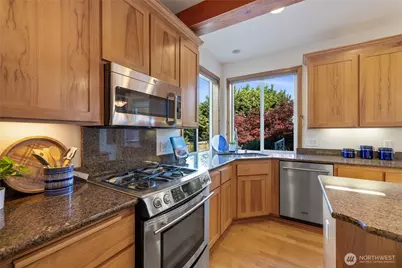 409 Wana Wana Place NE, Tacoma, WA 98422 - Photo 9