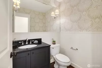 3449 Magnolia Boulevard W, Seattle, WA 98199 - Photo 17