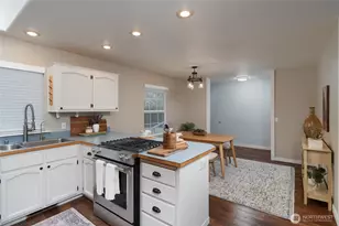 2033 Navy Ln, Oak Harbor, WA 98277 - Photo 11