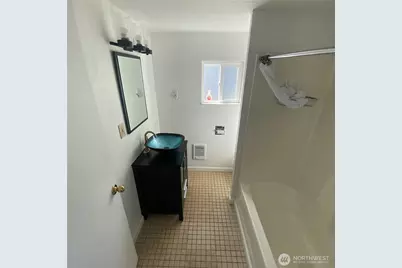 2716 Sylvan Drive W, University Place, WA 98466 - Photo 9