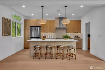 5642 49th Avenue SW, Seattle, WA 98136 - Photo 9