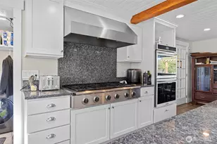 1607 B Ave, Anacortes, WA 98221 - Photo 9