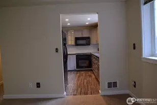 1409 NW 65th St, Seattle, WA 98117 - Photo 7