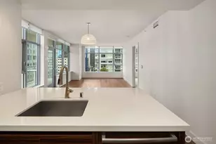 583 Battery St, Seattle, WA 98121 - Photo 13